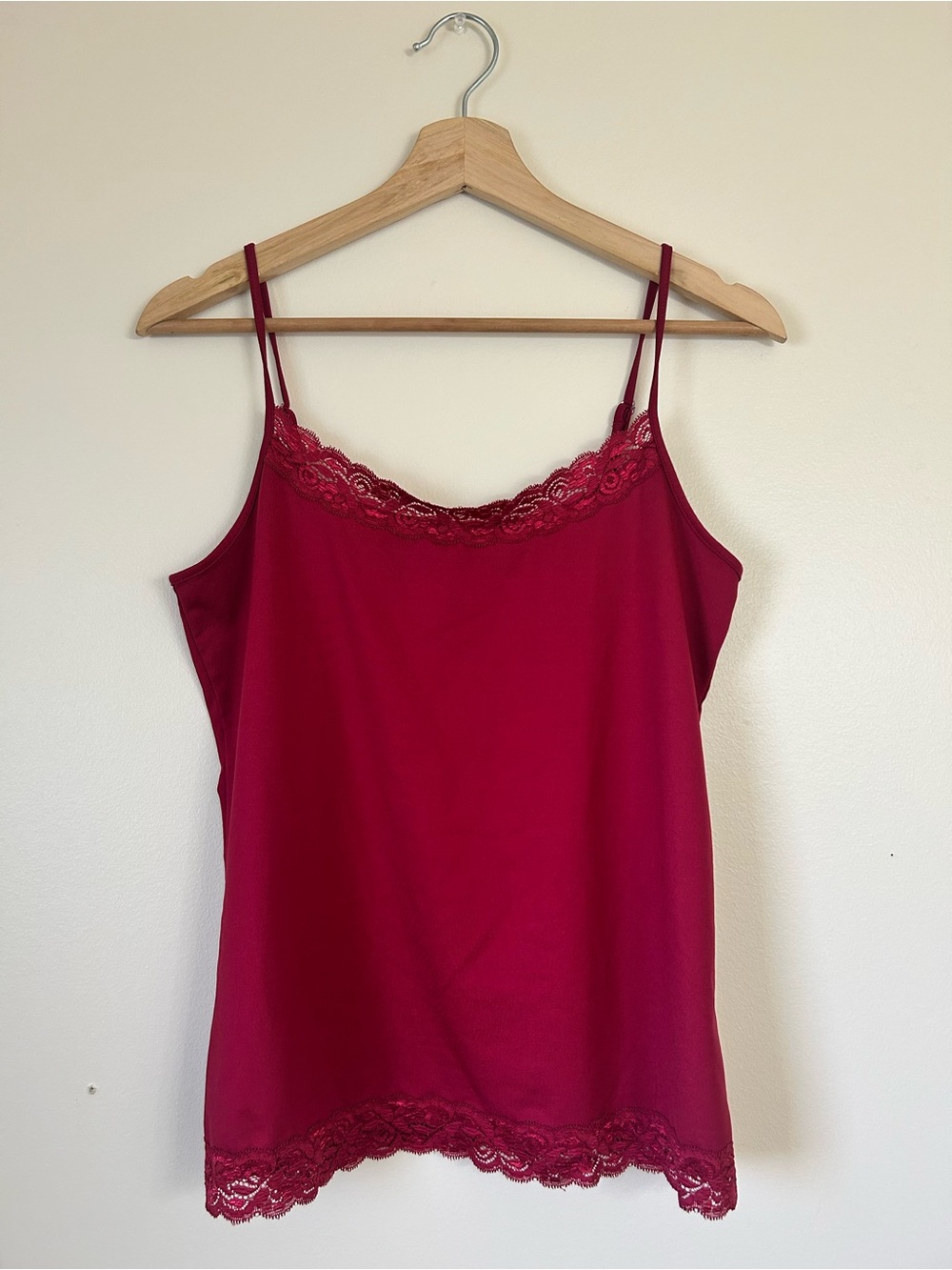 Reitmans Wine Red Burgundy Lace Trim Cami Tank Top Medium NWOT⁠